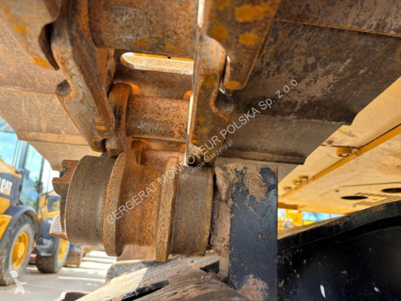 Экскаватор Caterpillar