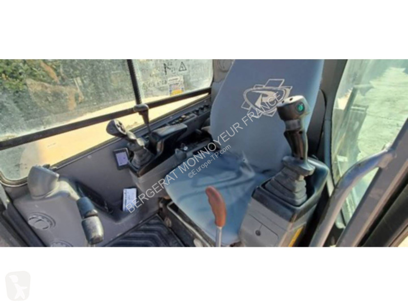 جرافة Volvo ECR58