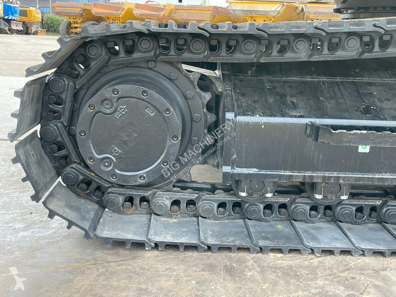 جرافة Caterpillar 3
