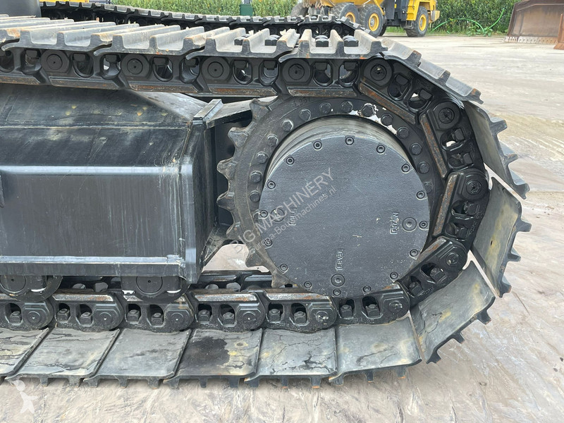 Rýpadlo JCB 245 HD LR