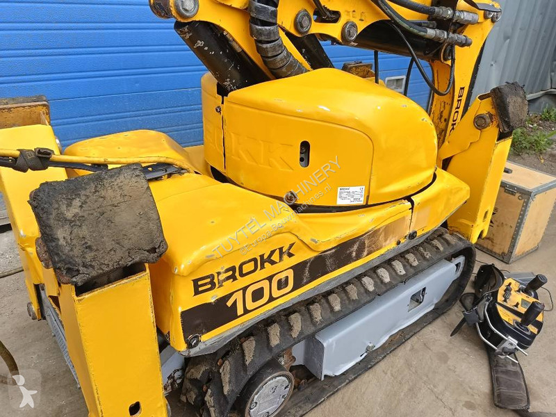 Lopatový nakládač Brokk 100 husqvarna robot...