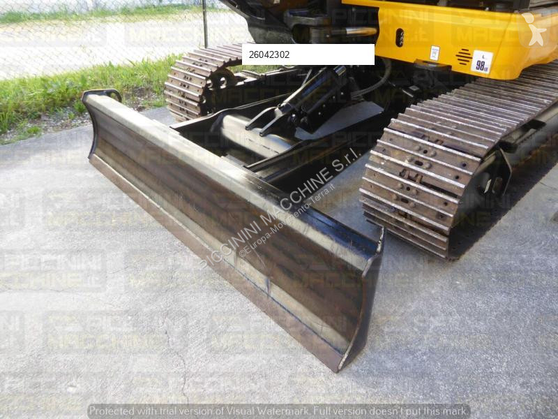 Lopatový nakládač JCB