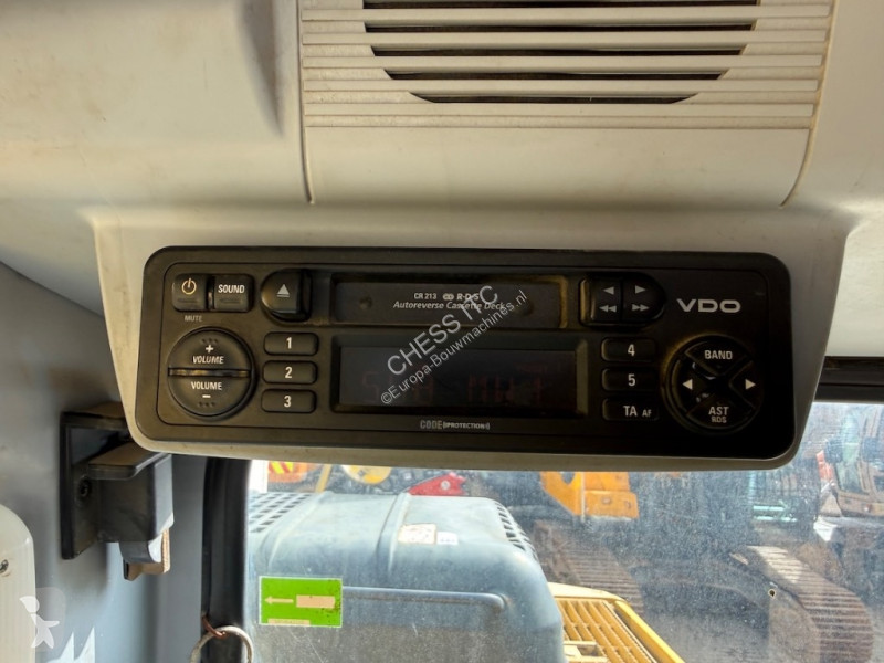 جرافة Komatsu 220-7 - 220 - 200 -