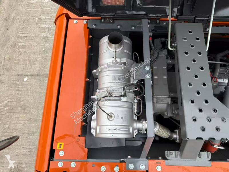 جرافة Hitachi ZX220LC-6A