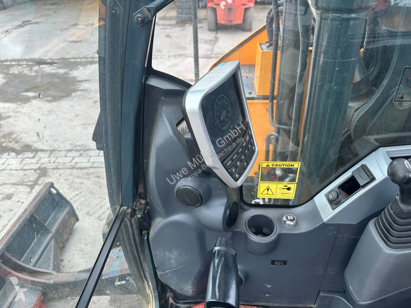 جرافة Hyundai HX 130 ALCR Kettenbagger 76.000...