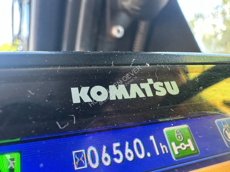 جرافة Komatsu 10