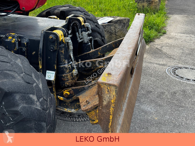 Rýpadlo Komatsu PW118MR-8 Mit Drei Löffeln