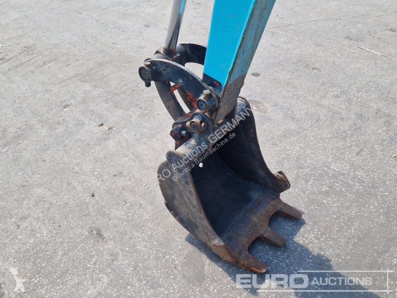 جرافة Kubota KH007
