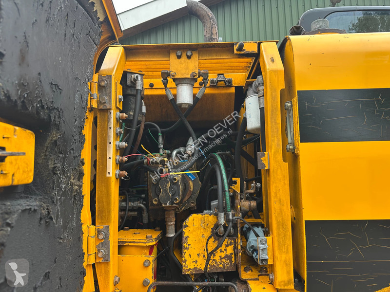 جرافة JCB
