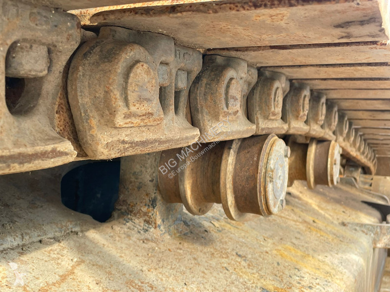 جرافة Komatsu