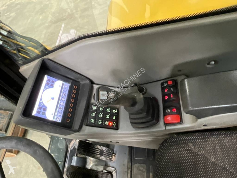 جرافة Yanmar B 75 W
