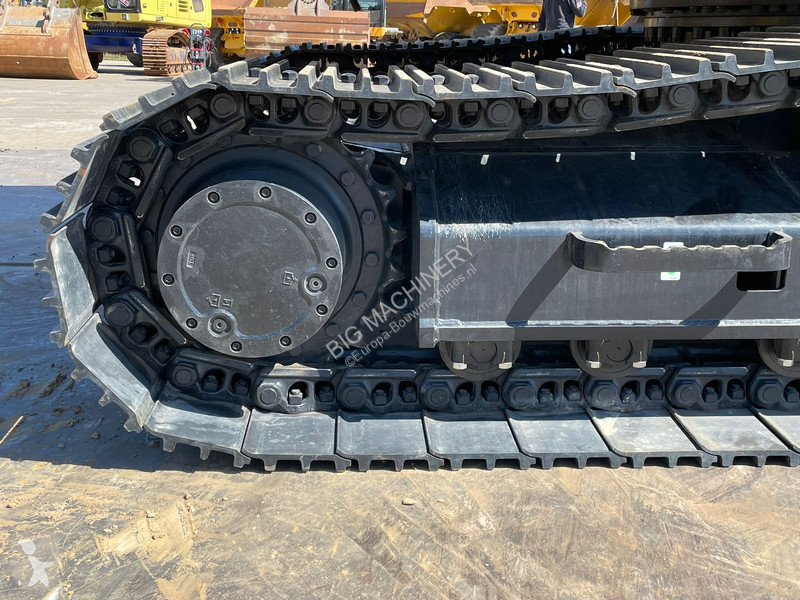 Excavator Caterpillar 3