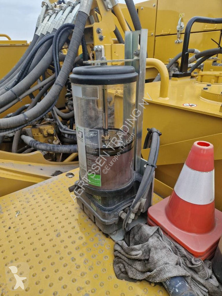 جرافة Caterpillar 395