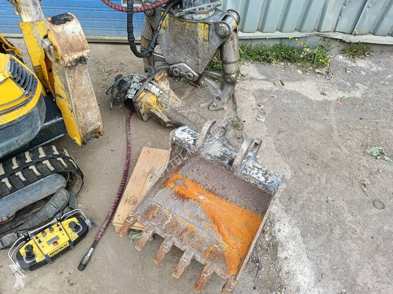 Skovl Brokk 170 demolition robot remote radio...