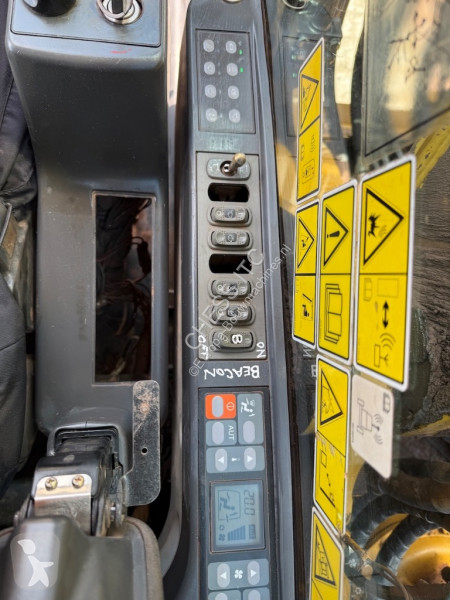 Escavatore Caterpillar L