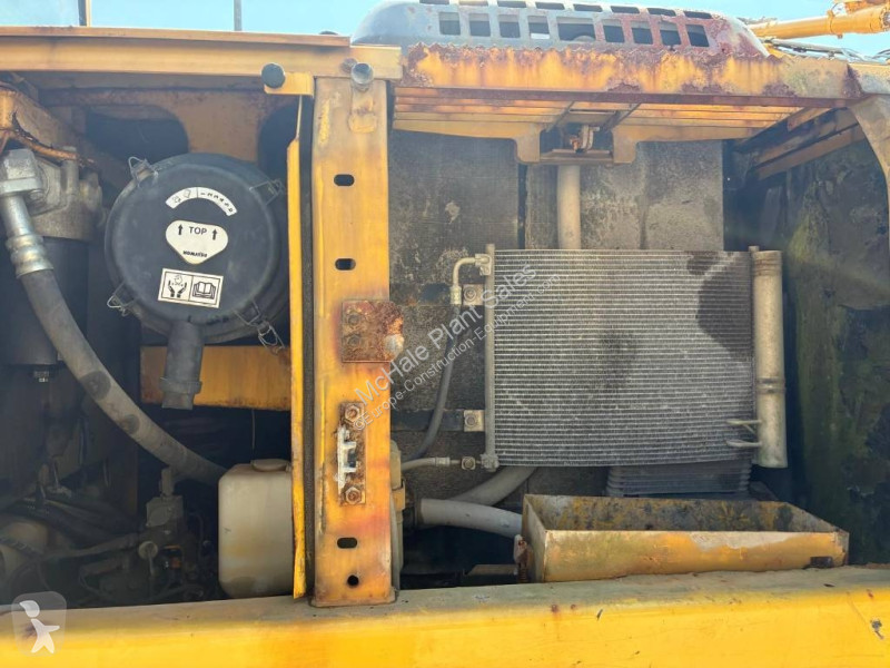 جرافة Komatsu LC8