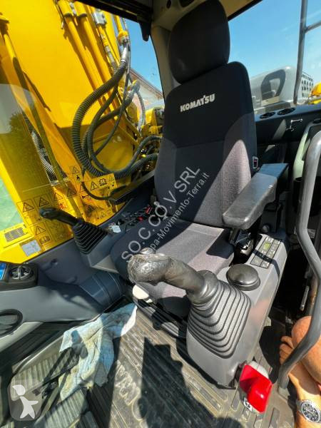 جرافة Komatsu PC210 NLC 11