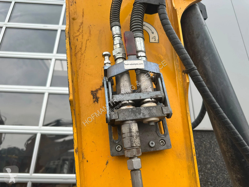Rýpadlo JCB 67C-1