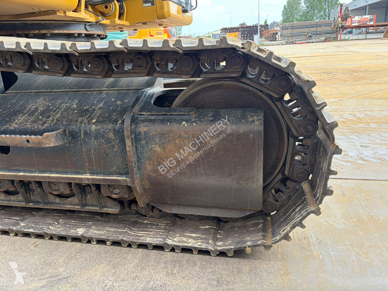 Lopatový nakládač Caterpillar 07A