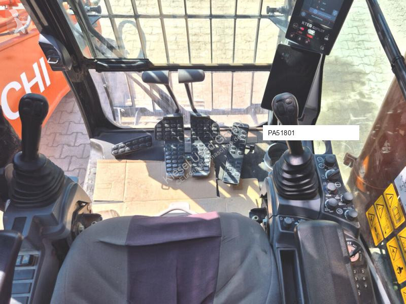 Экскаватор Hitachi 7