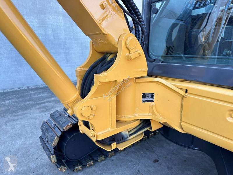Rýpadlo Komatsu MR-2