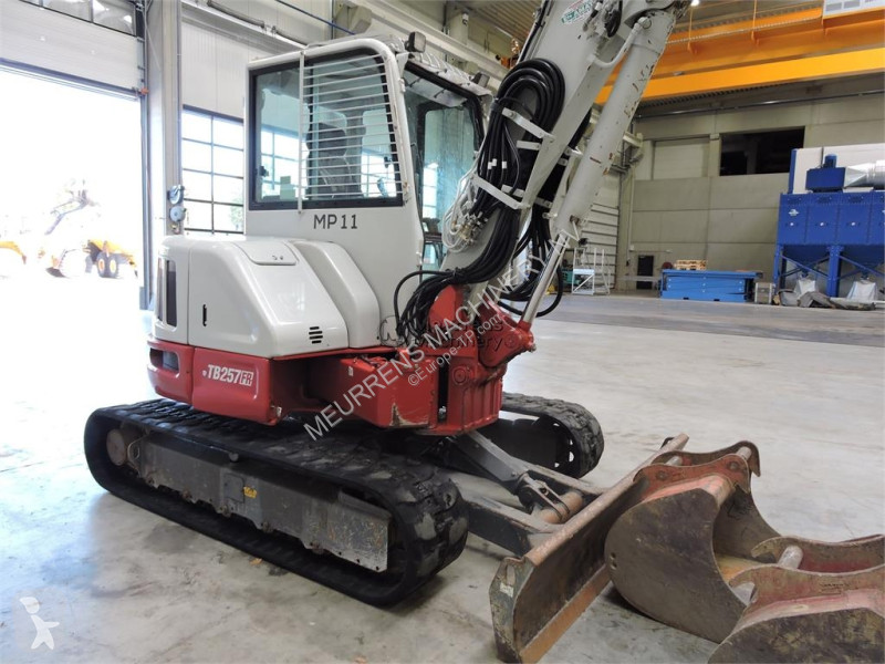 جرافة Takeuchi TB257FR Powertilt