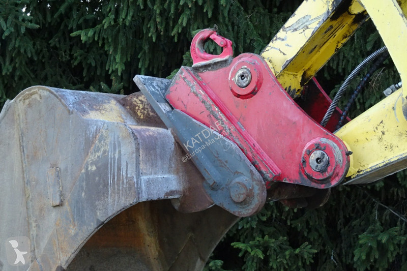 Lopatový nakládač New Holland WE150B Pro