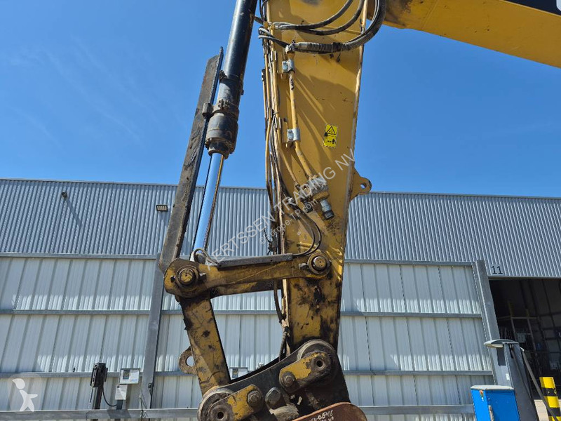 جرافة Caterpillar FL
