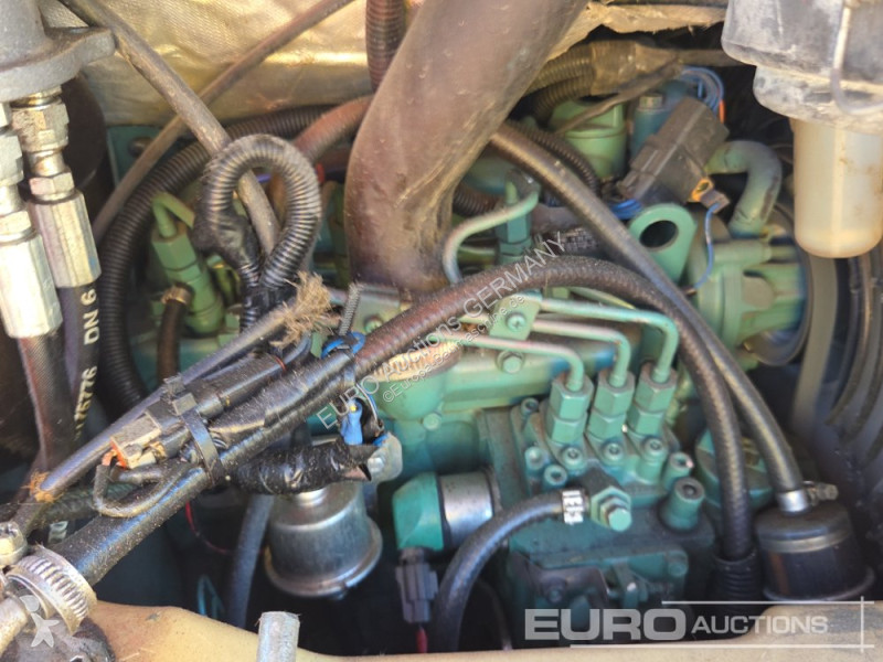 جرافة Volvo ECR25D