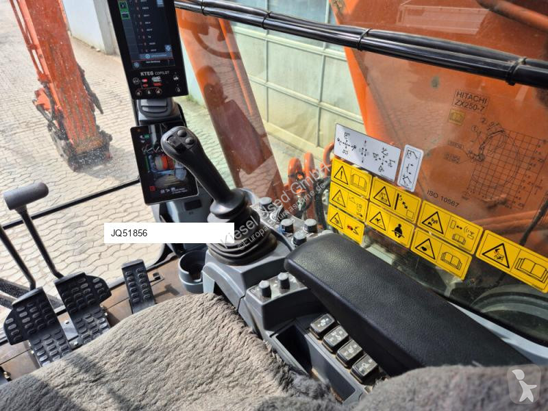 جرافة Hitachi 7