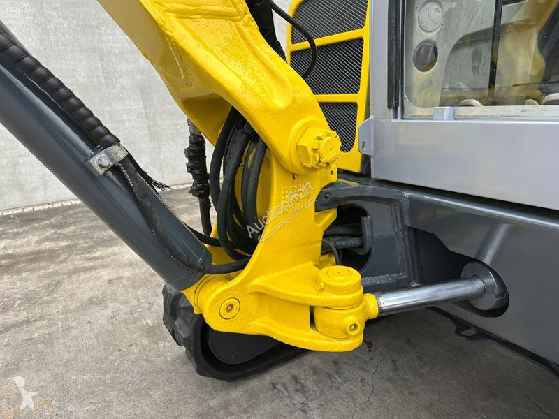 جرافة Neuson 50Z3