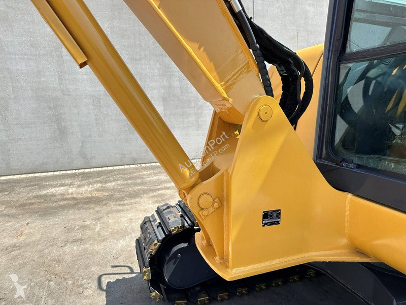 Rýpadlo Komatsu 7