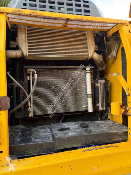 جرافة Komatsu LC10