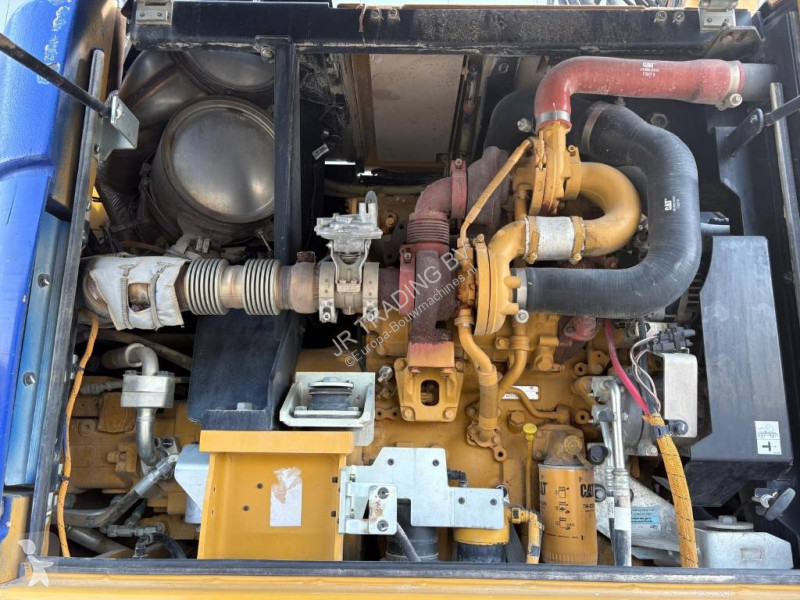 جرافة Caterpillar F