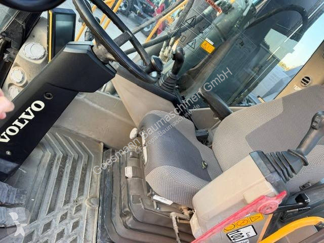 Skovl Volvo E