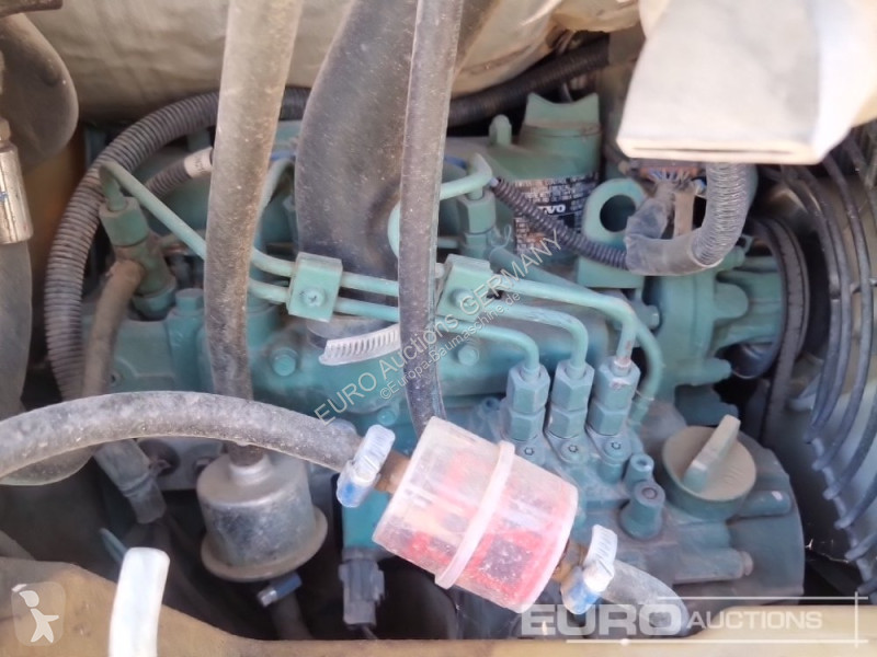 جرافة Volvo ECR25D