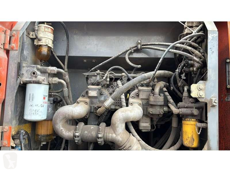 Escavatore Hitachi LC-3