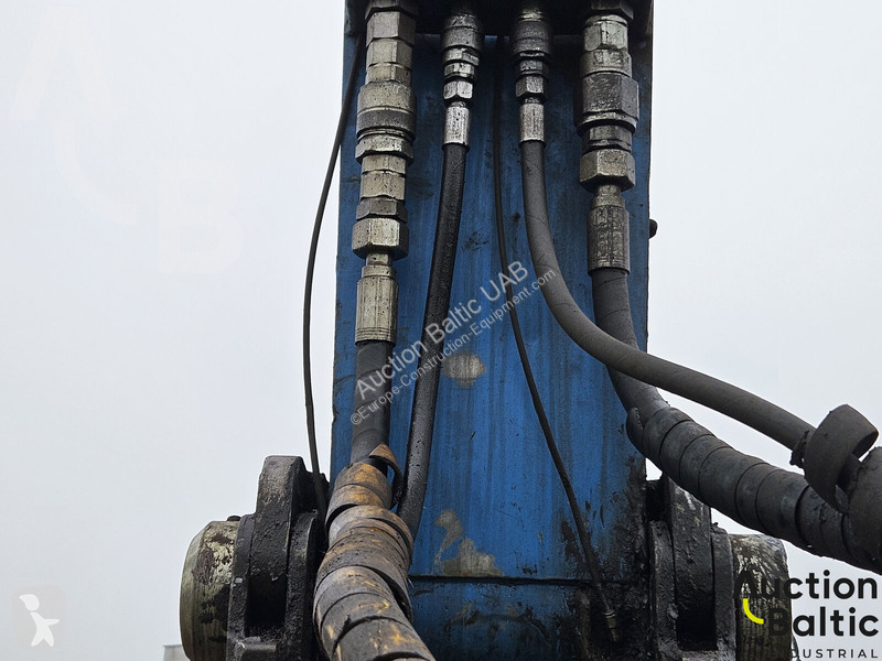 Excavator Terex