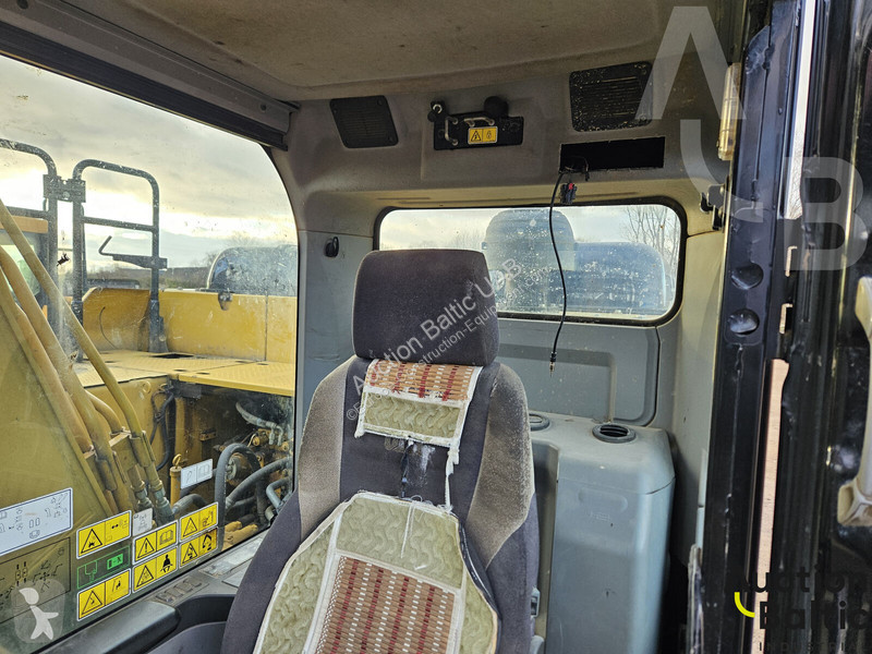 Экскаватор Caterpillar