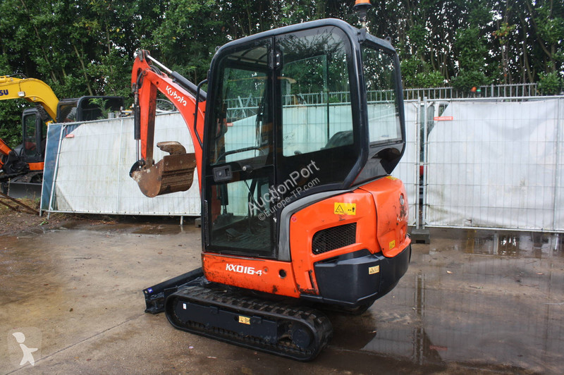 Багер Kubota