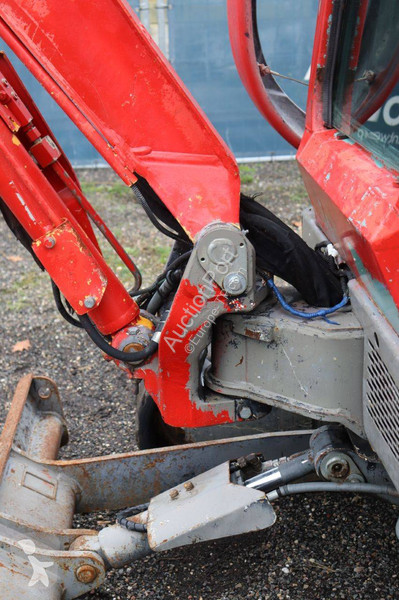 جرافة Yanmar Vi020-4
