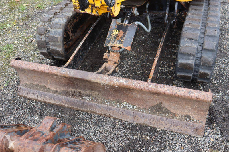 جرافة Yanmar 4