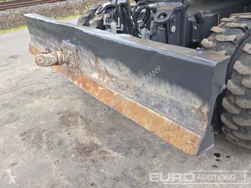 Екскаватор Komatsu PW118MR-11