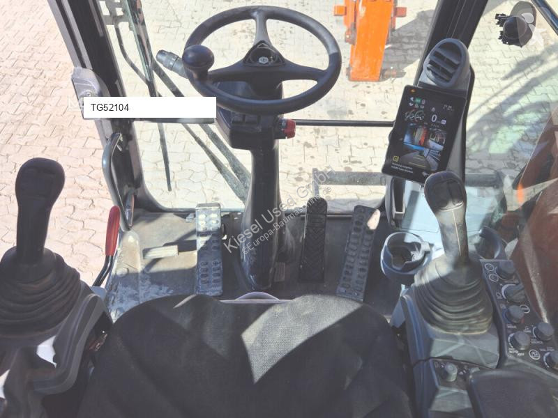 Екскаватор Hitachi