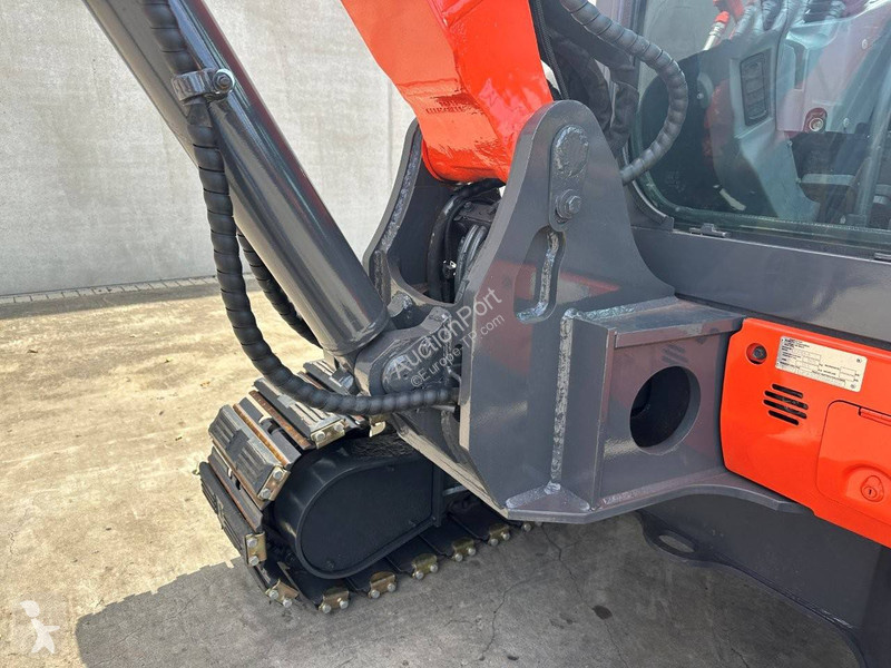 Excavadora Kubota KX165-5
