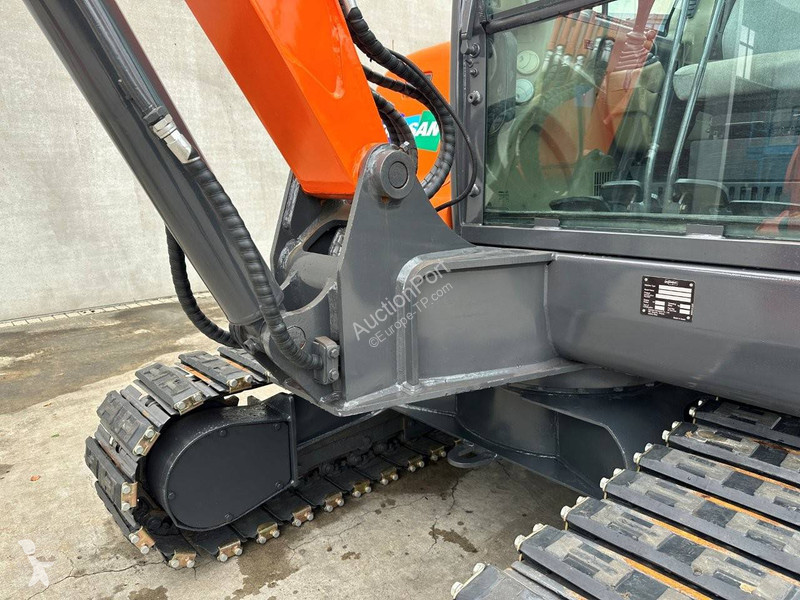 Escavadora Doosan 9C