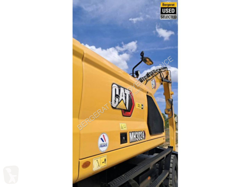 Escavadora Caterpillar MH3024