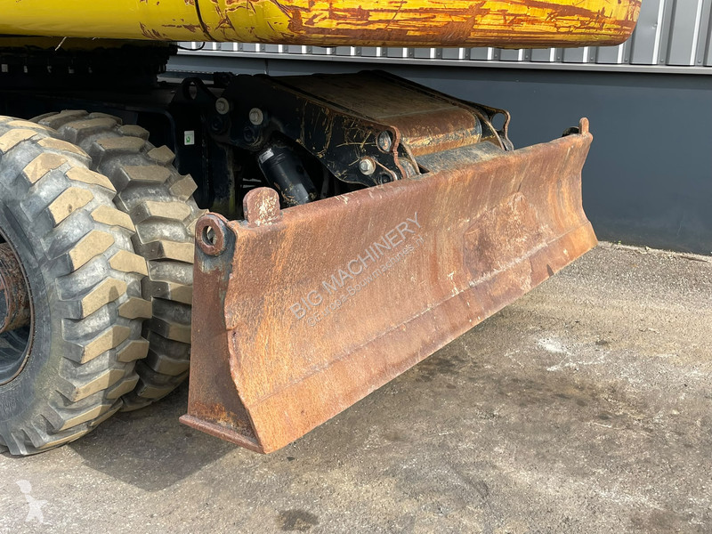 Escavadora Caterpillar D