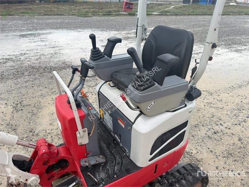 Экскаватор Takeuchi TB210R Mini Excavator