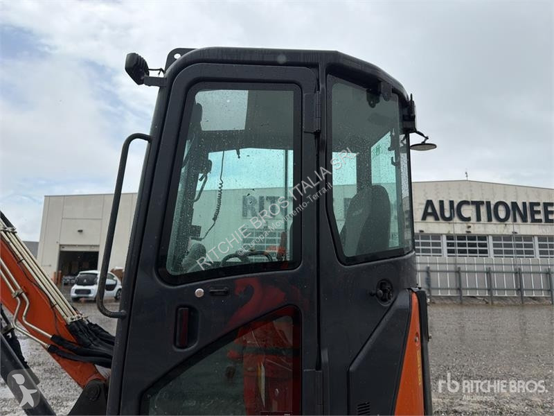 Escavadora Hitachi ZX33U-6 Mini Excavator